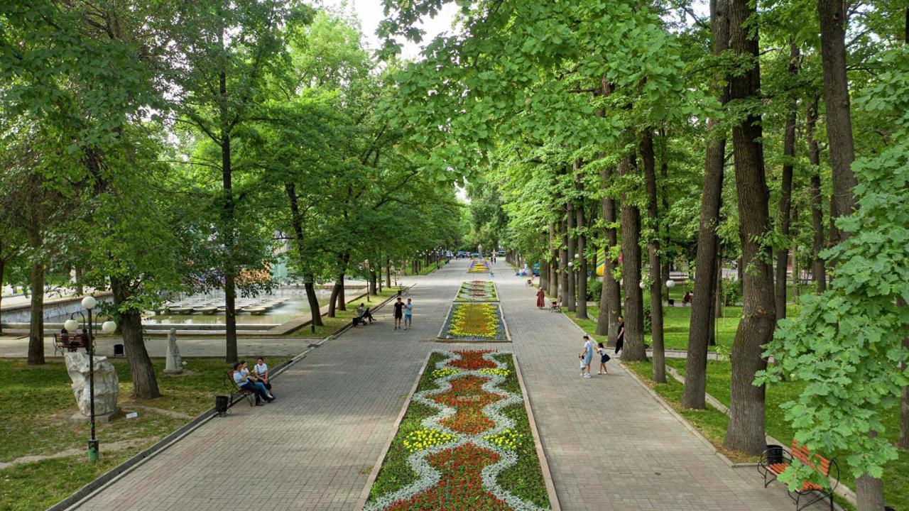 Ocean Hotel Bishkek Exterior foto