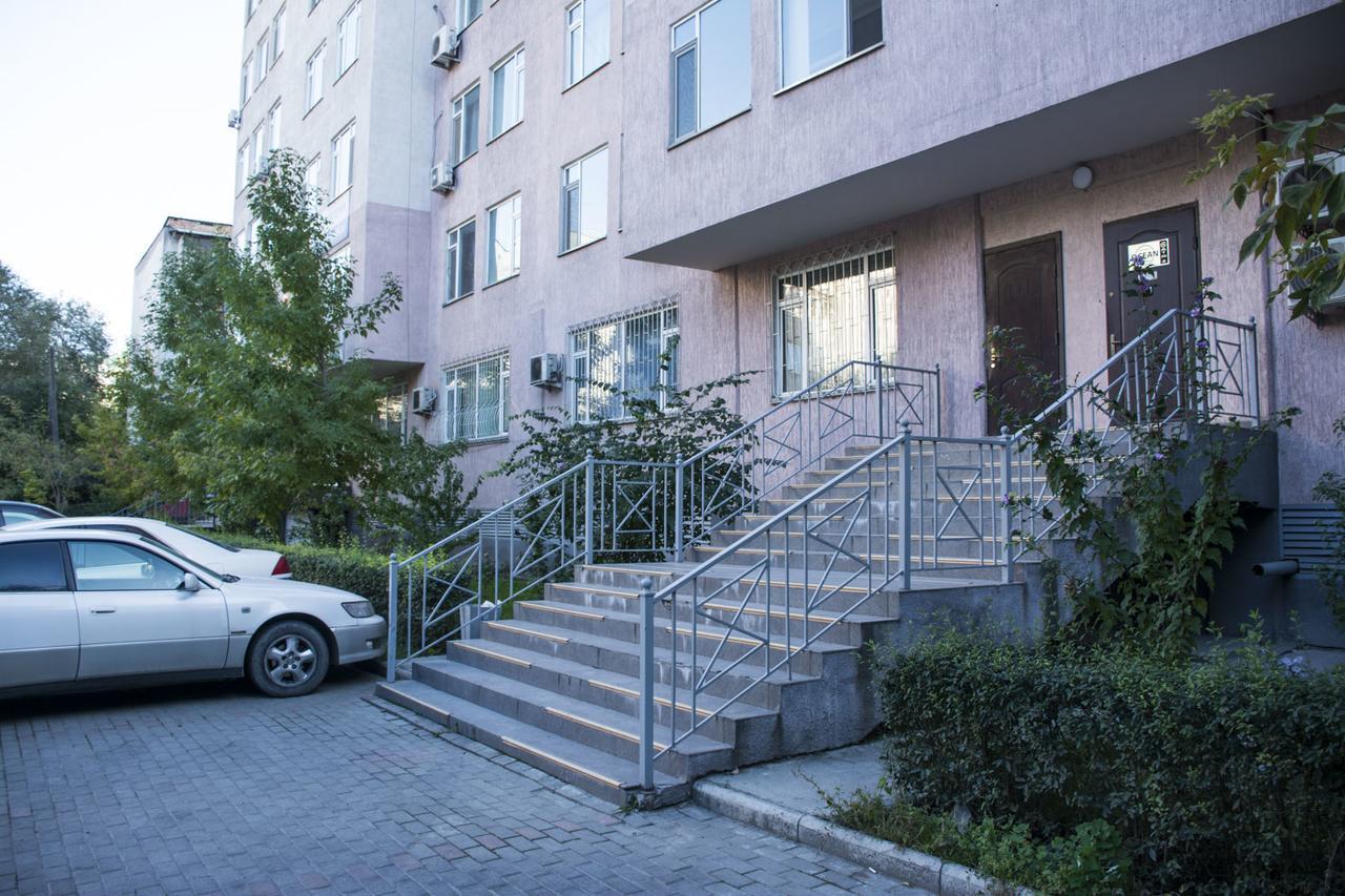 Ocean Hotel Bishkek Exterior foto